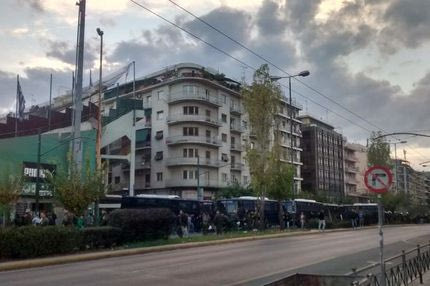 Ένταση και δακρυγόνα έξω από το “Απόστολος Νικολαϊδης”