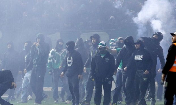 Καρέ-καρέ τα επεισόδια στη Λεωφόρο