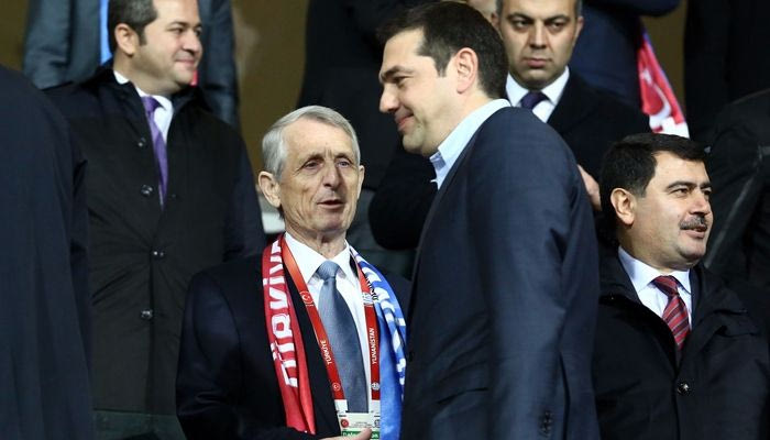 Ο Τσίπρας δεν είδε τον Γκιρτζίκη!