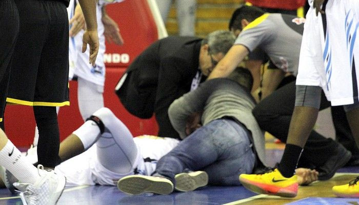 Γύρισε η γλώσσα του Χάρις