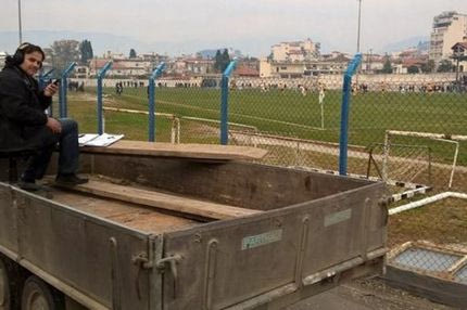 Μετέδωσε αγώνα του Άρη από καρότσα!