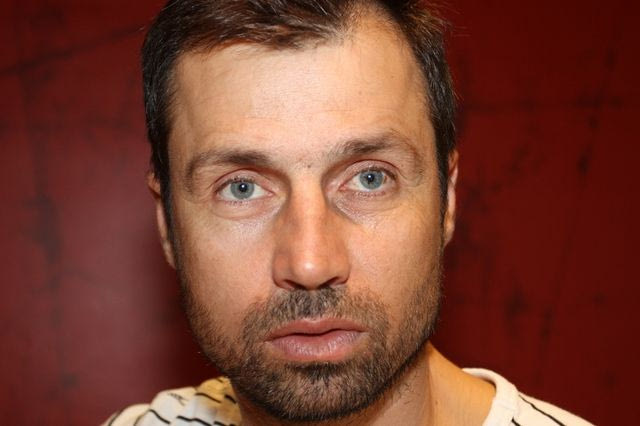 Θανάσης Κωστούλας στο Contra.gr: Όσα δεν είχε πει και δεν ξέχασε