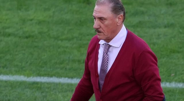 Μαντζουράκης: “Ο διαιτητής ευνοούσε την ΑΕΚ από το πρώτο λεπτό”