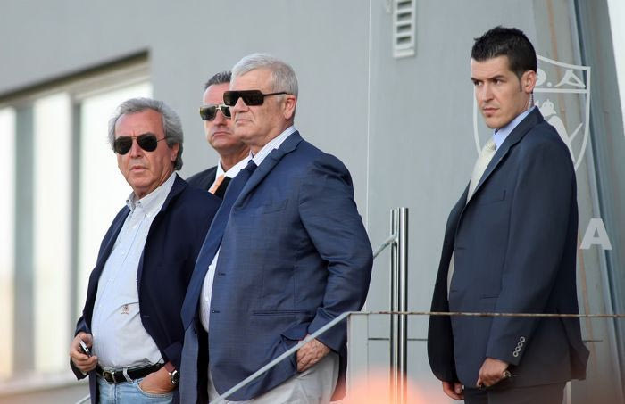 Μελισσανίδης: “Γελάνε και τα σκυλιά με τα πέναλτι του Ολυμπιακού”