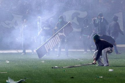 VIDEO που σοκάρει από τη Λεωφόρο: Μάχη σώμα με σώμα στη Λεωφόρο