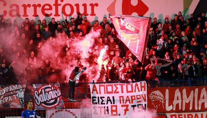 Βαρύ πρόστιμο και μια αγωνιστική κεκλεισμένων των θυρών στον Ολυμπιακό