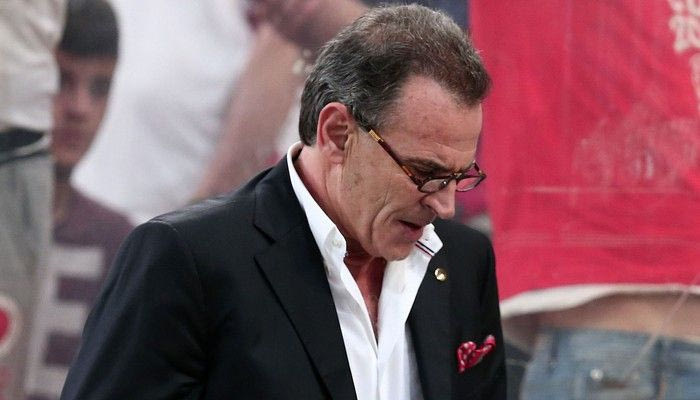 Πανόπουλος: “Τέσσερις κατηγορίες να πέσουμε ο Λουτσέσκου δεν φεύγει”