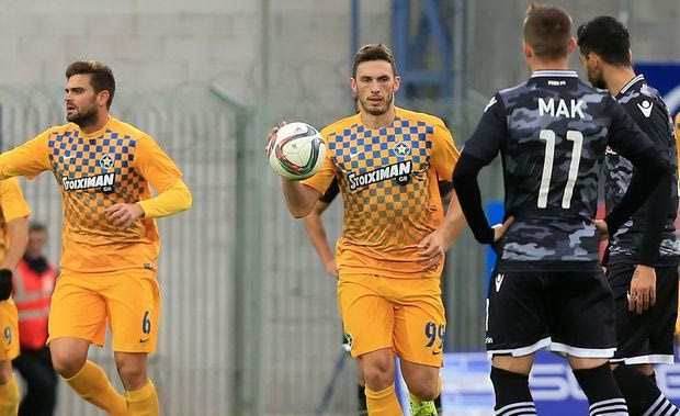 Μία σφιγμένη γροθιά δεν έφτανε