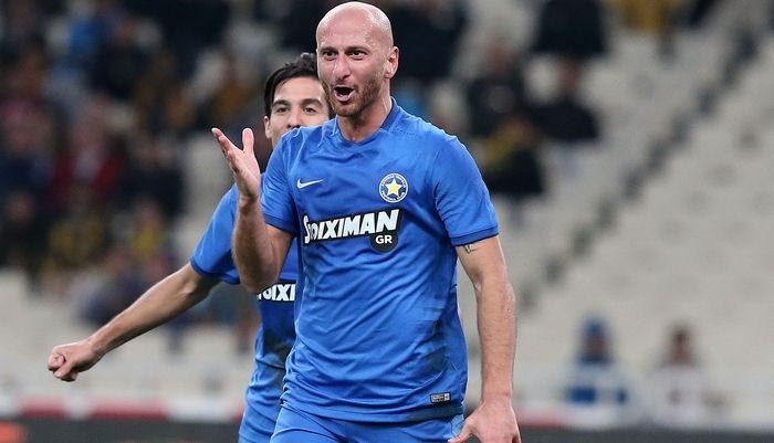 Επική ατάκα Παπαδόπουλου: “Γελάει κι η μύτη μου”