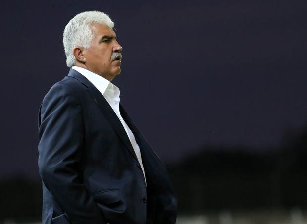 Παράσχος: “Διαλύστε τους συνδέσμους!”