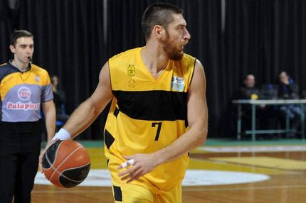 Με απρόοπτα η προπόνηση του Άρη, πένθος για τον Πελεκάνο