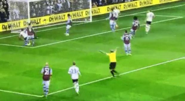 VIDEO: Διαιτητής πανηγύρισε το γκολ της Τότεναμ!