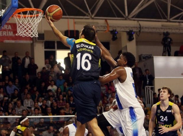 Νέο “χαστούκι” για Φενέρμπαχτσε, στα “ρηχά” ο Σλούκας