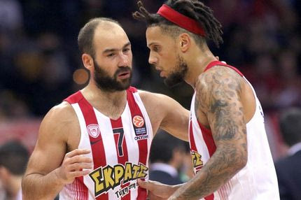 Tης αμύνης τα παιδιά και η γκίνια!