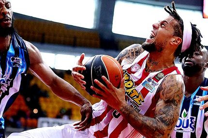 Ολυμπιακός – Κόροιβος 83-64