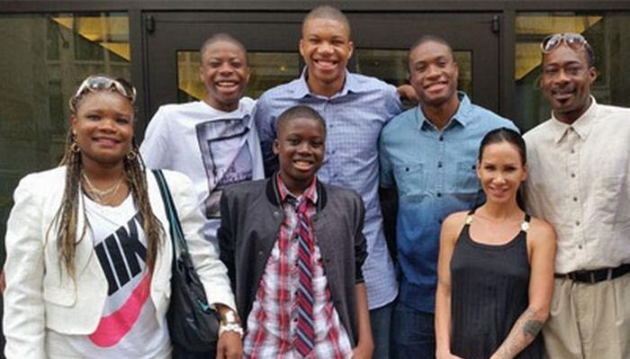 Οι ευχές της οικογένειας Αντετοκούνμπο