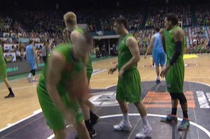 VIDEO: Η μπάλα κατευθείαν στο πρόσωπο λόγω… απογοήτευσης