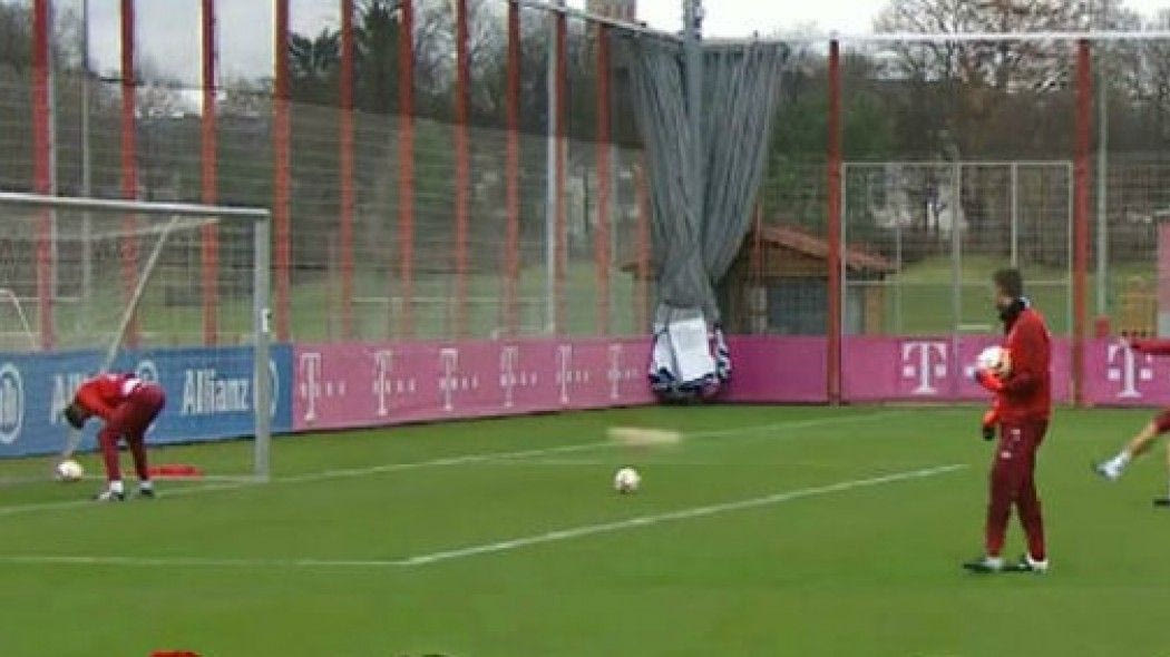 Ο Μίλερ έχασε στο crossbar challenge και τιμωρήθηκε στα… οπίσθια