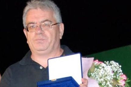 Πέθανε ο Λάκης Μπέλλος!