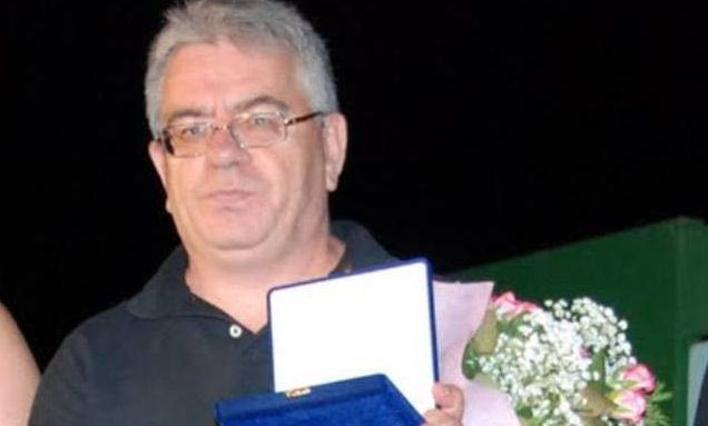 Πέθανε ο Λάκης Μπέλλος!
