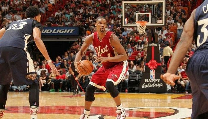 Ο… εορτάζων Μπος “κέρασε” τη νίκη στους Χιτ