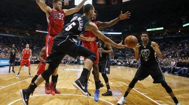 Το πάλεψε ο Giannis, ήττα για Μπακς