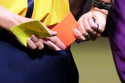 Η διαιτησία, οι κωλοτούμπες και το άλλοθι της παραδοχής