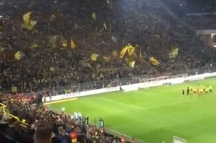 Jingle Bells από παίκτες και οπαδούς της Ντόρτμουντ