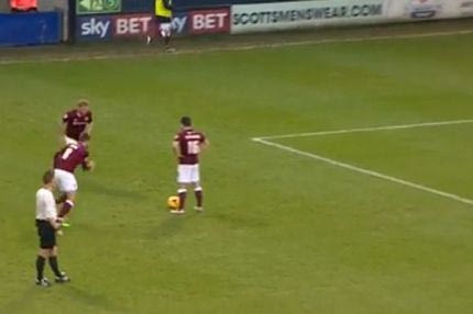 Τρομερή κομπίνα σε εκτέλεση φάουλ στην Αγγλία