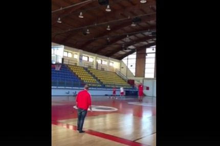 Ετοιμάζεται για ΠΑΟΚ με τρίποντο από το κέντρο ο Φάρος