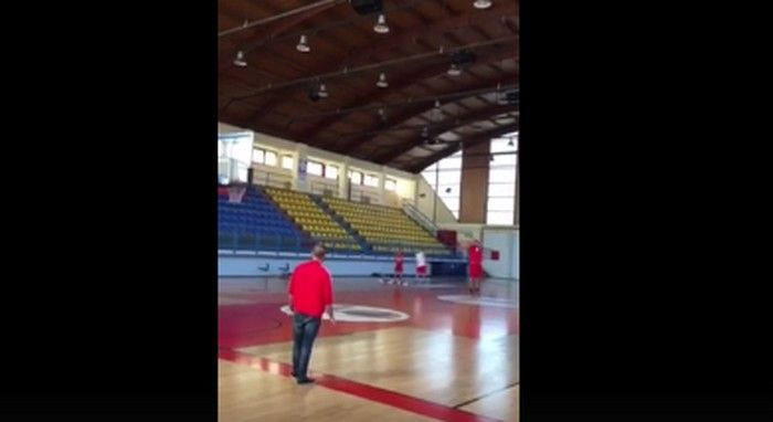 Ετοιμάζεται για ΠΑΟΚ με τρίποντο από το κέντρο ο Φάρος