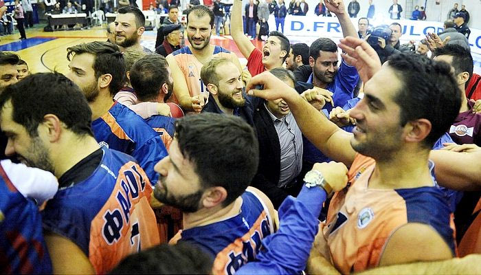 Ο Φάρος ήρθε για να ανέβει και να μείνει