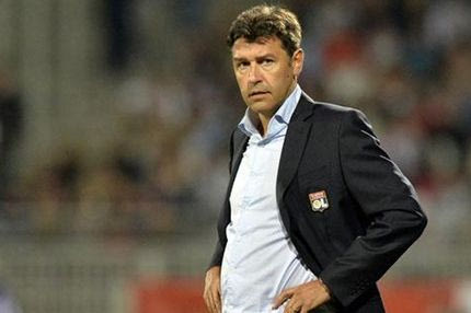 Μένει μέχρι να… φύγει ο προπονητής της Λιόν