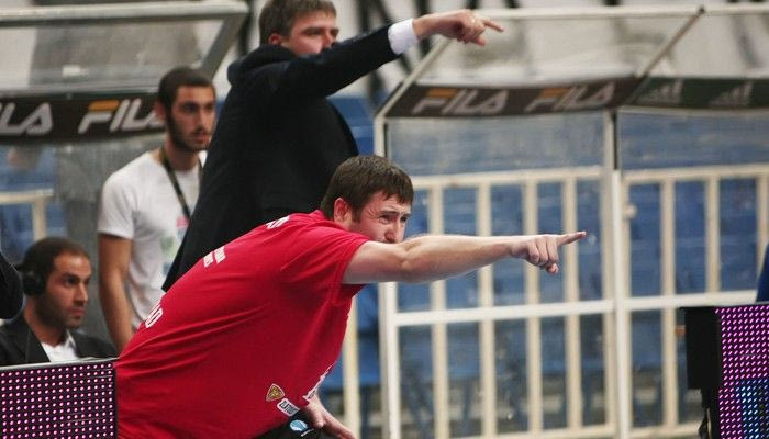 VIDEO: Ο τρελο-πρόεδρος της Κράσνι Όκτιαμπρ έπαιξε και σκόραρε!