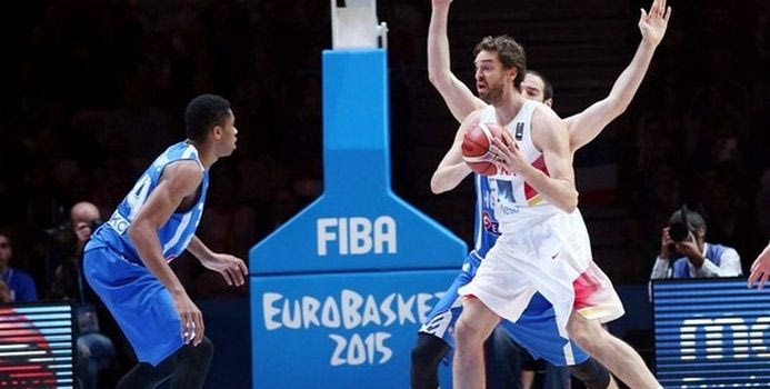 Η τάπα του Αντετοκούνμπο στον Γκασόλ στο TOP-10 του κόσμου