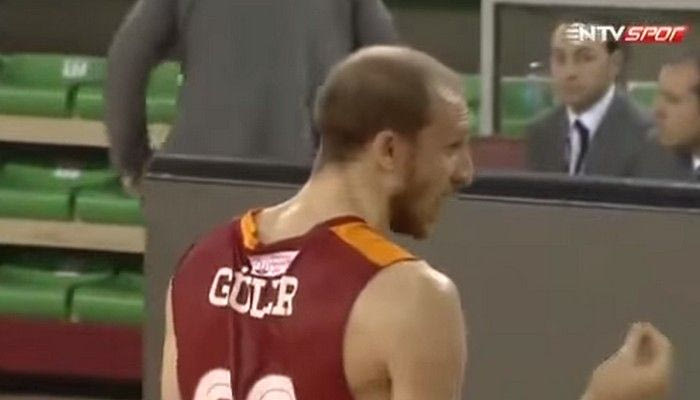 Fair Play ο Γκιουλέρ, διόρθωσε τον διαιτητή