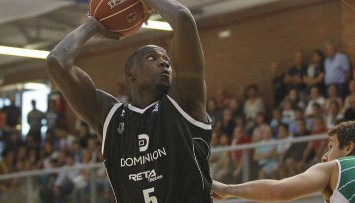 Διέψευσε ο Τζέιμς για Ολυμπιακό προτού… έρθει στον Πειραιά