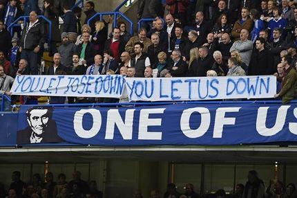 Οι φίλοι της Τσέλσι αποθέωσαν Μουρίνιο και έβριζαν παίκτες