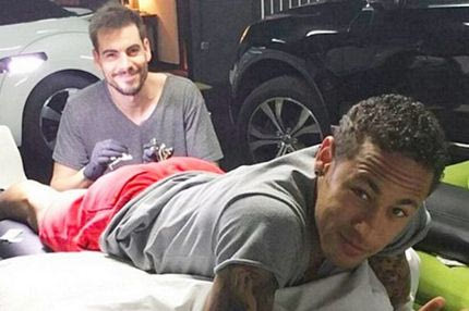 PHOTO: Ο Νεϊμάρ έκανε tattoo τον εαυτό του