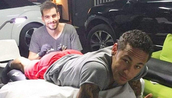 PHOTO: Ο Νεϊμάρ έκανε tattoo τον εαυτό του