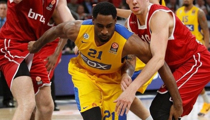 Όλα τα ‘χει η Μακάμπι, έχασε κι έναν ψηλό