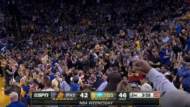 Τρελάθηκαν οι οπαδοί των Γουόριορς με την “τυφλή” πάσα του Κάρι