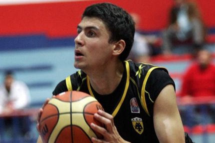 Ανακοίνωσε Κοχαντάρεβιτς και Στεφάνοφ