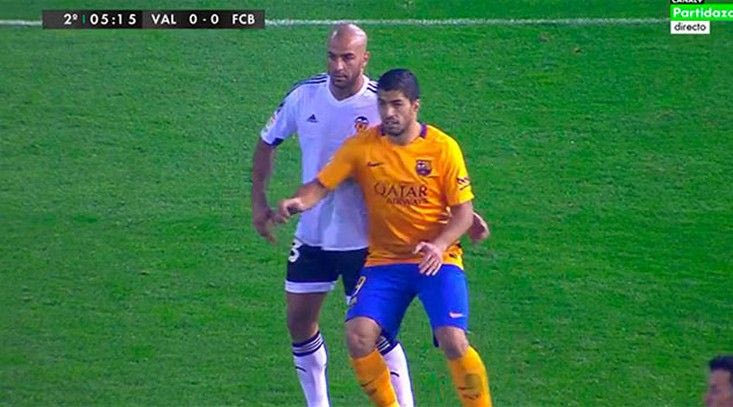 VIDEO: Το πάτημα του Σουάρες στον Αμντενούρ