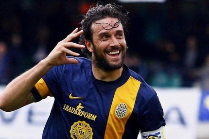 Κρεμάει τα ποδοσφαιρικά παπούτσια του ο Τόνι