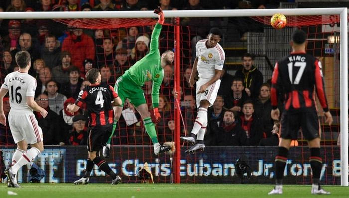 VIDEO: Γκολ στη Γιουνάιτεντ με απευθείας εκτέλεση κόρνερ!