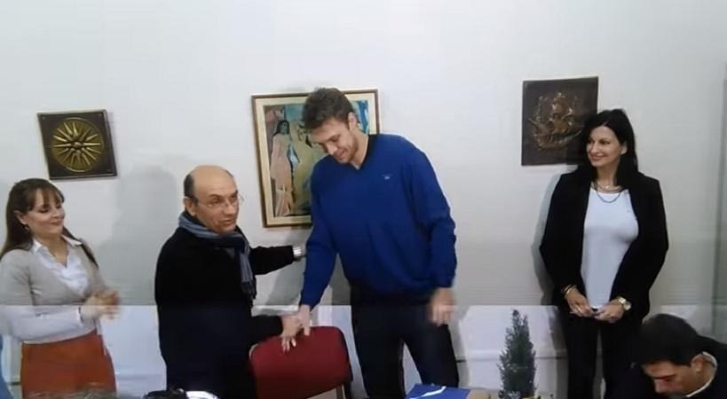 Επίσημα Έλληνας πολίτης ο Βεζένκοφ