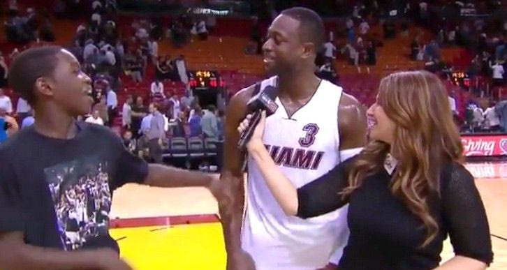 VIDEO: O Oυέιντ τζούνιορ αποθεώνει τον μπαμπά