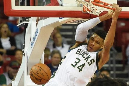 VIDEO: Τα κατορθώματα του Αντετοκούνμπο κόντρα στους Μπλέιζερς