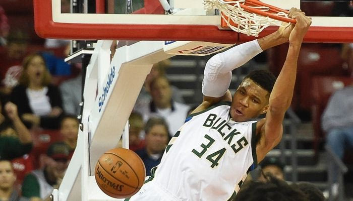 VIDEO: Τα κατορθώματα του Αντετοκούνμπο κόντρα στους Μπλέιζερς